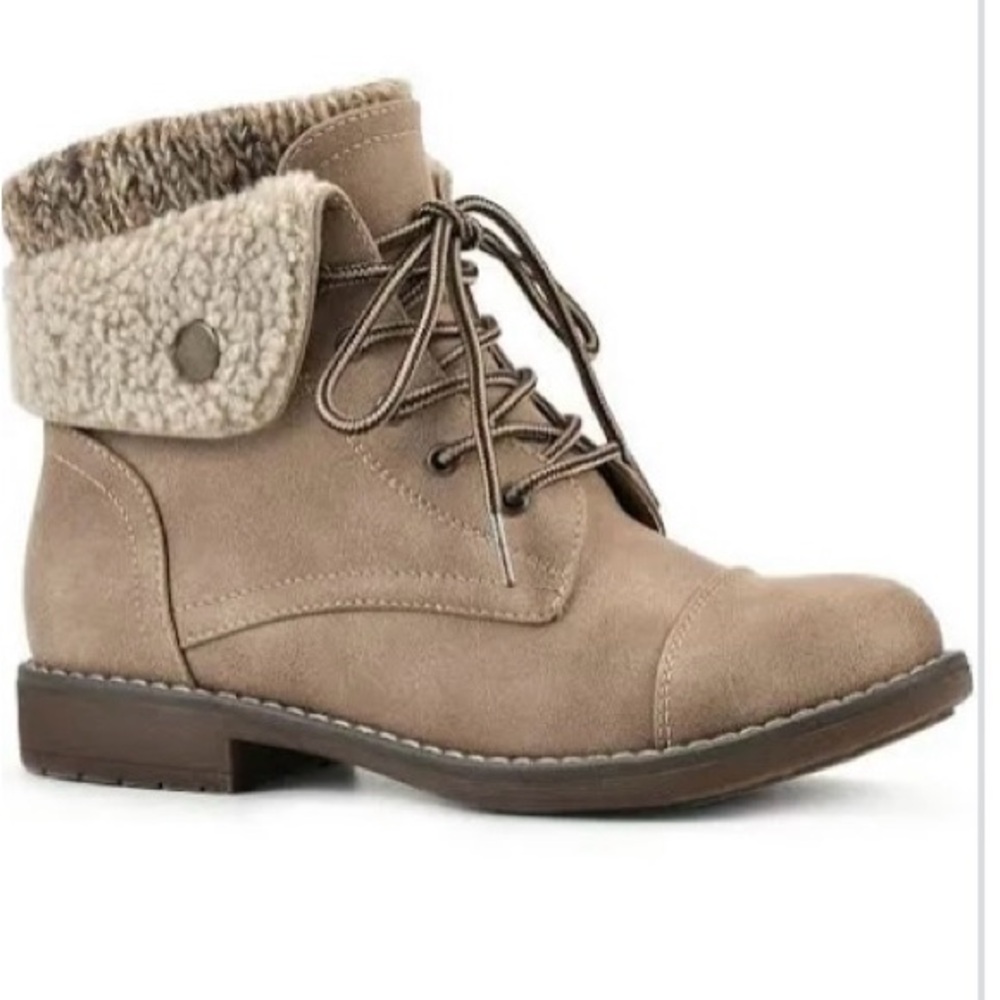 Cliffs by WHITE MOUNTAIN Taupe Ankle Booties Size 7